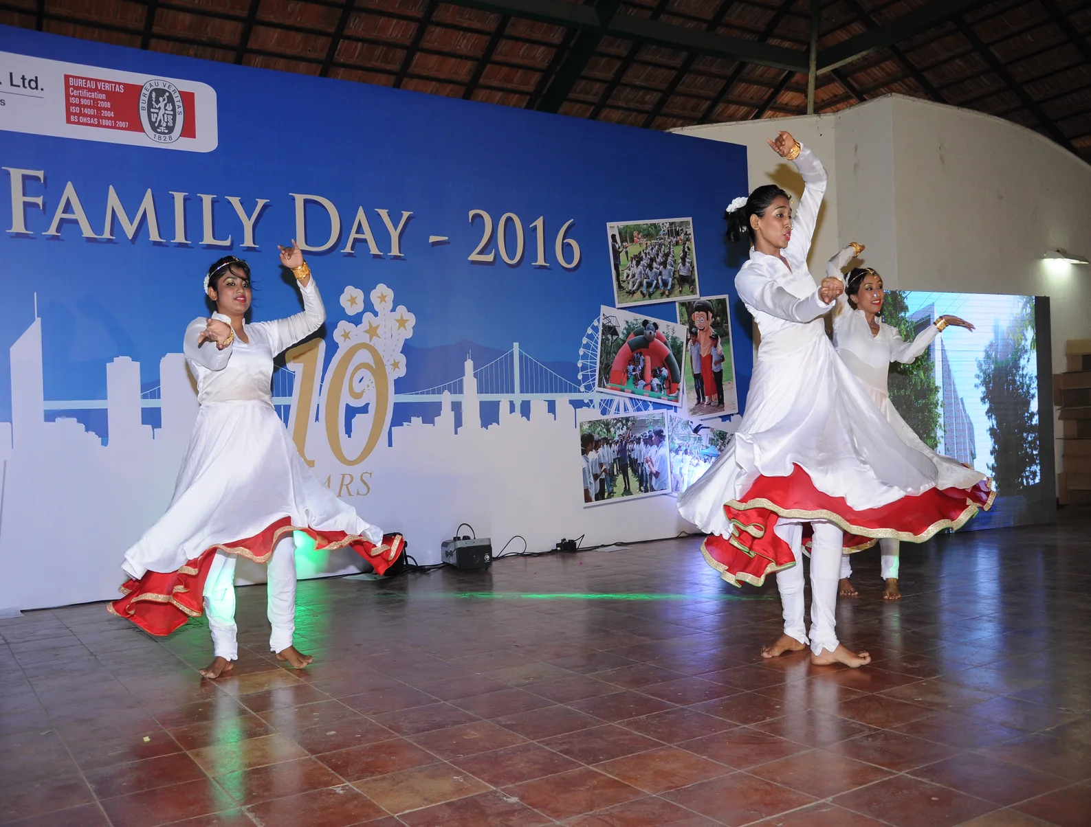 Dance-troupe