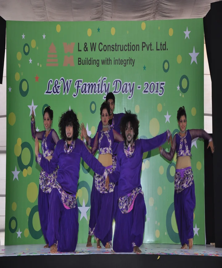 Dance-troupe